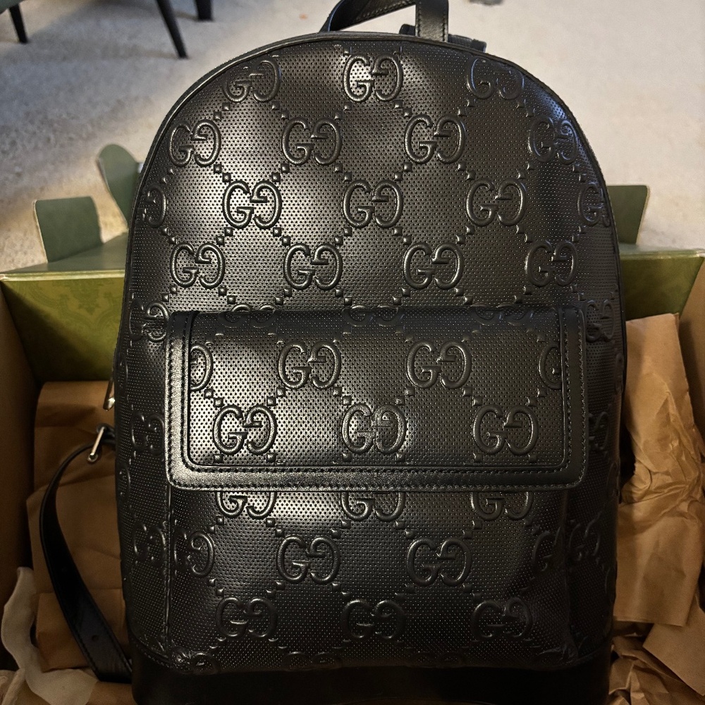 Black leather Gucci backpack | Gucci bags
